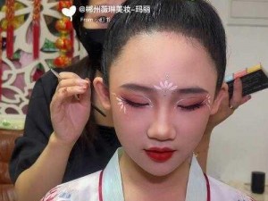 含苞待放周延镇莹莹谜，独特设计打造完美妆容