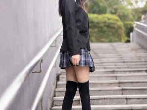 jk 制服美女为何被掀裙子露内内？遇到这种情况该怎么办？