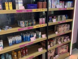 男的把 J 放进女人的小 J 视频：成人用品中的战斗机